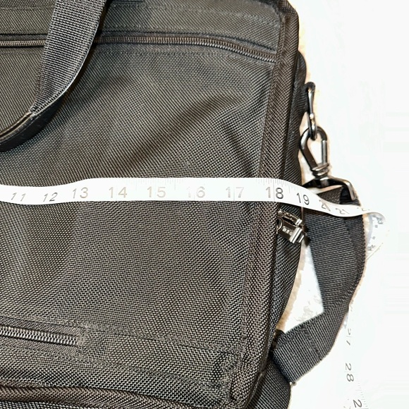 Tumi | Expandable Organizer Bag - Picture 4 of 7